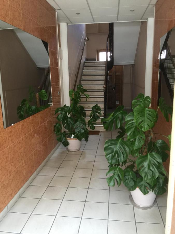Appartement T4 70M2 - Meuble - Centre Ville - Proche Thermes Lons-le-Saunier Exterior photo